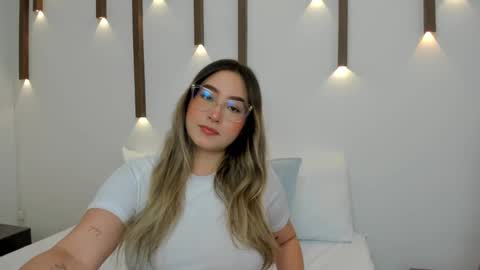 Snapshot of antonella_cutie_ chatting on January 25, 12:08 pm A N T O N E L L A online show from January 25, 12:08 pm