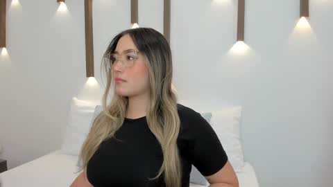 Snapshot of antonella_cutie_ chatting on January 24, 12:10 pm A N T O N E L L A online show from January 24, 12:10 pm