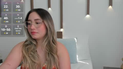 Snapshot of antonella_cutie_ chatting on January 22, 1:11 pm A N T O N E L L A online show from January 22, 1:11 pm