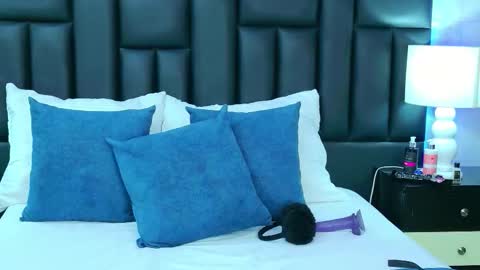 AntonellaEscudero online show from March 19, 1:10 am