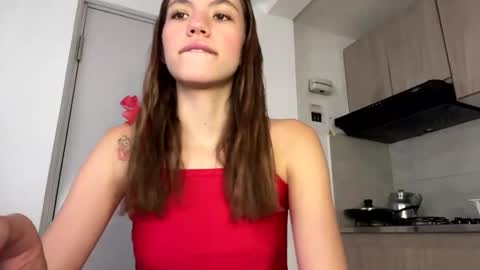 Snapshot of antonellarossii_ chatting on December 4, 1:09 pm Antonella  online show from December 4, 1:09 pm