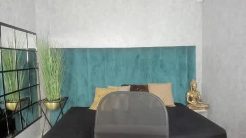 A N T O N I A online show from April 13, 11:22 am