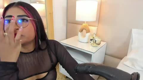 Snapshot of antoniaross chatting on February 21, 9:00 pm Antonia online show from February 21, 9:00 pm
