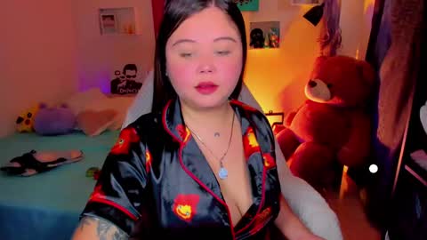   Independent model  online show from March 11, 8:42 pm