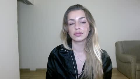 Anya online show from April 16, 7:13 pm