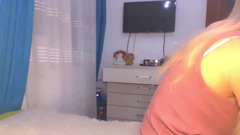 Snapshot of anysadoll chatting on January 11, 1:59 am An online show from January 11, 1:59 am