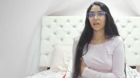 Aome Rainbow online show from November 24, 7:10 am