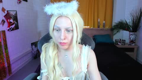 Snapshot of aphexqueen chatting on December 23, 2:07 pm APHEX QUEEN online show from December 23, 2:07 pm