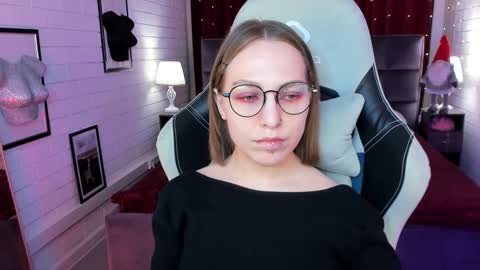 Snapshot of aphexqueen chatting on February 5, 1:54 pm APHEX QUEEN online show from February 5, 1:54 pm