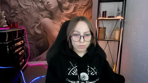 Snapshot of aphexqueen chatting on February 2, 5:15 pm APHEX QUEEN online show from February 2, 5:15 pm