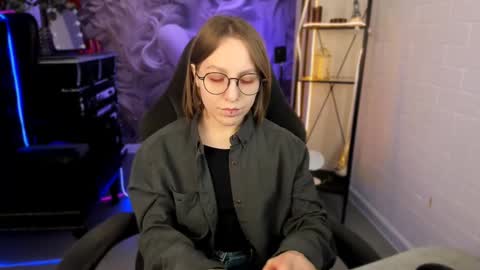 Snapshot of aphexqueen chatting on February 27, 9:11 am APHEX QUEEN online show from February 27, 9:11 am