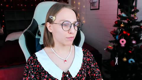 Snapshot of aphexqueen chatting on December 20, 2:16 pm APHEX QUEEN online show from December 20, 2:16 pm