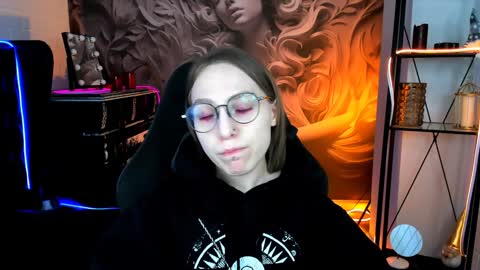 Snapshot of aphexqueen chatting on February 3, 1:08 pm APHEX QUEEN online show from February 3, 1:08 pm