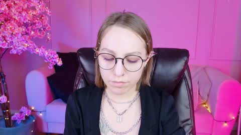 Snapshot of aphexqueen chatting on December 13, 1:22 pm APHEX QUEEN online show from December 13, 1:22 pm