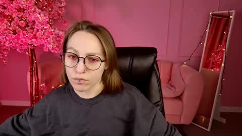 Snapshot of aphexqueen chatting on March 7, 1:18 pm APHEX QUEEN online show from March 7, 1:18 pm