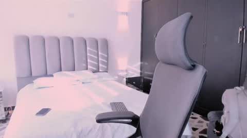 aphrodite online show from November 18, 9:05 pm