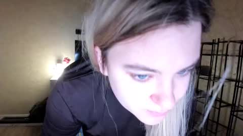 appleyummybuns online show from November 3, 3:21 am