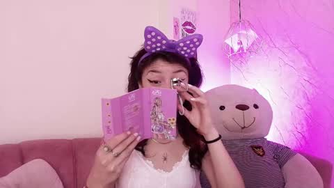 Snapshot of april_bennett chatting on October 3, 12:32 pm online show from October 3, 12:32 pm