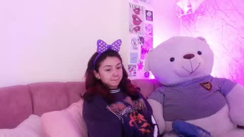 Snapshot of april_bennett chatting on October 6, 12:00 pm online show from October 6, 12:00 pm