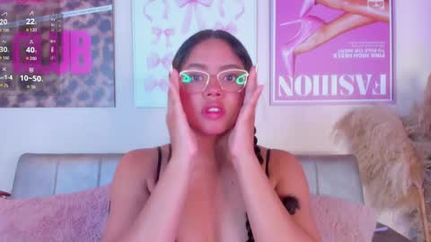 aprilgrey111 online show from April 3, 4:05 pm