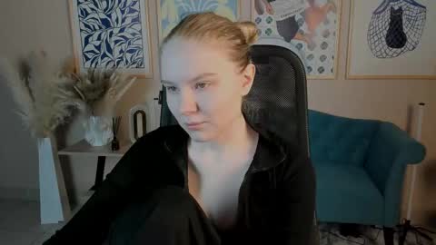 Snapshot of aprilserenity chatting on September 10, 2:00 am April. All year round.  online show from September 10, 2:00 am