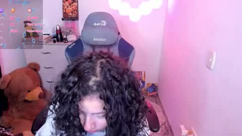 aqua emilly online show from March 12, 11:51 pm