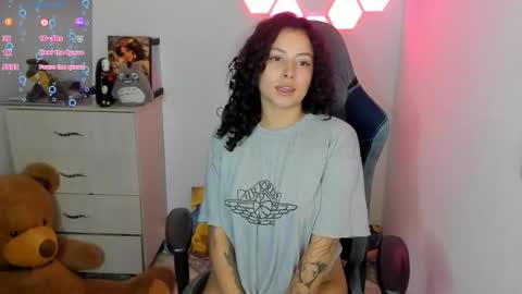 aqua emilly online show from February 26, 12:09 am