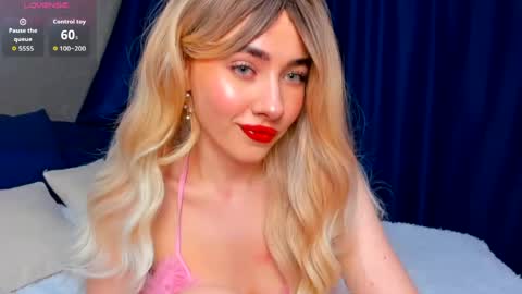 aria_montclair online show from May 19, 5:14 am