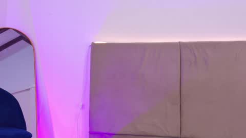 A R I A  online show from April 8, 11:18 pm