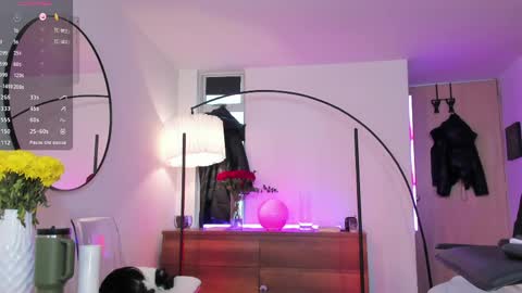 DaniAri - dimension X at night NY time online show from April 10, 6:25 pm