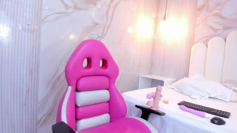 Ariana but i preffer Ari  online show from April 11, 6:30 am