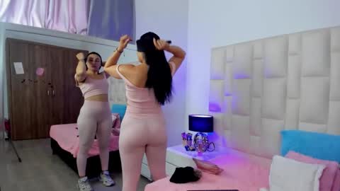  ariana  online show from November 10, 4:13 pm