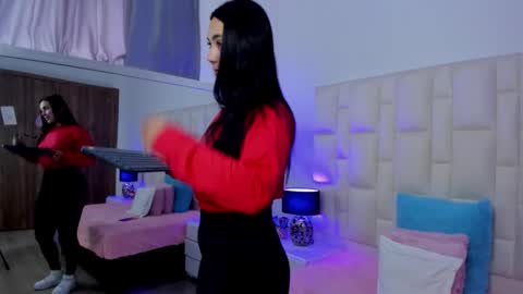  ariana  online show from November 13, 5:12 pm