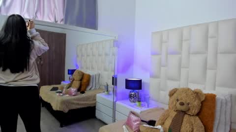  ariana  online show from March 27, 4:19 pm