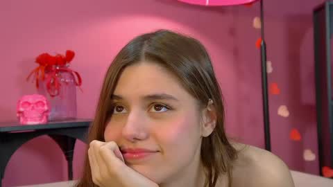 Ariana online show from April 18, 7:07 pm