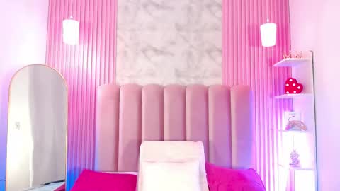 ArianaRougee online show from May 19, 11:06 am