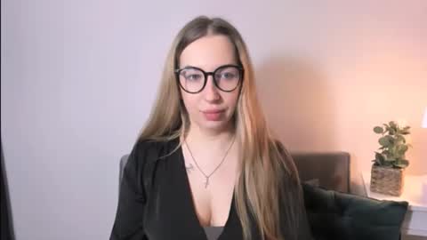 Aria online show from February 19, 7:52 am