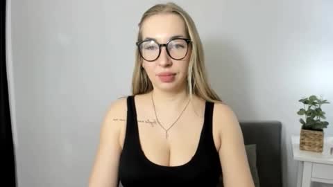 Aria online show from March 1, 7:19 am