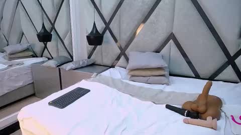 ariawillss online show from January 6, 5:38 pm