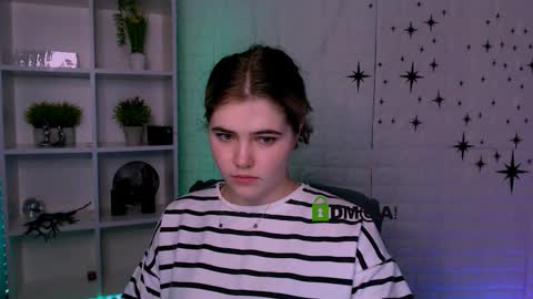 arielmell online show from February 27, 11:10 am