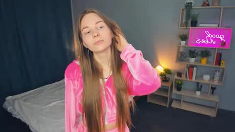 Ariel online show from March 24, 7:52 pm