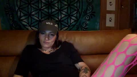 ariel  colin when hes here online show from January 15, 4:15 am