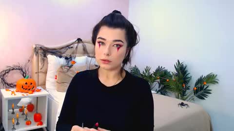 Ari online show from October 31, 7:34 am