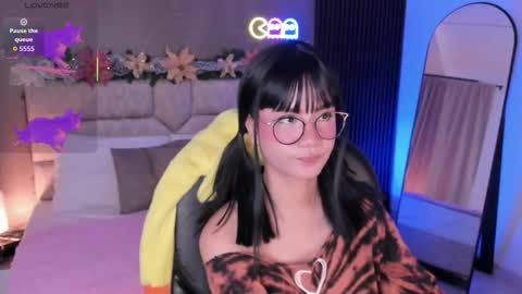 Ari  online show from December 1, 2:04 am