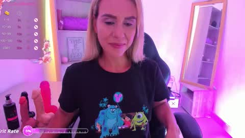 arisha_davis online show from November 11, 8:28 pm