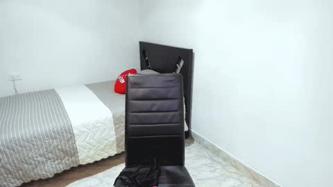 aristena_01 online show from December 5, 5:14 pm