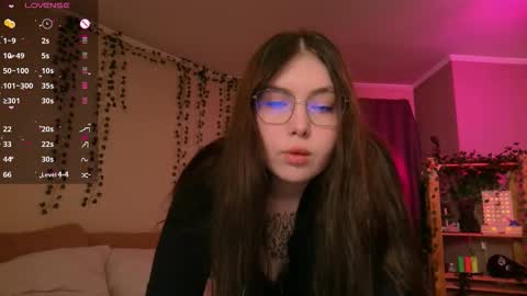 Snapshot of arizonaa_muse chatting on October 20, 1:41 am Astrid online show from October 20, 1:41 am