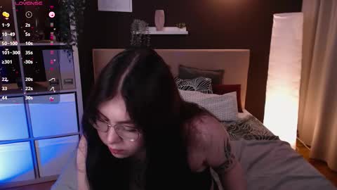 Snapshot of arizonaa_muse chatting on September 11, 12:33 am Astrid online show from September 11, 12:33 am