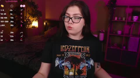 Snapshot of arizonaa_muse chatting on February 8, 12:28 pm Astrid online show from February 8, 12:28 pm
