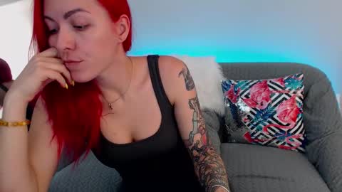 Snapshot of arri_ella chatting on October 19, 12:34 am arri_ella online show from October 19, 12:34 am
